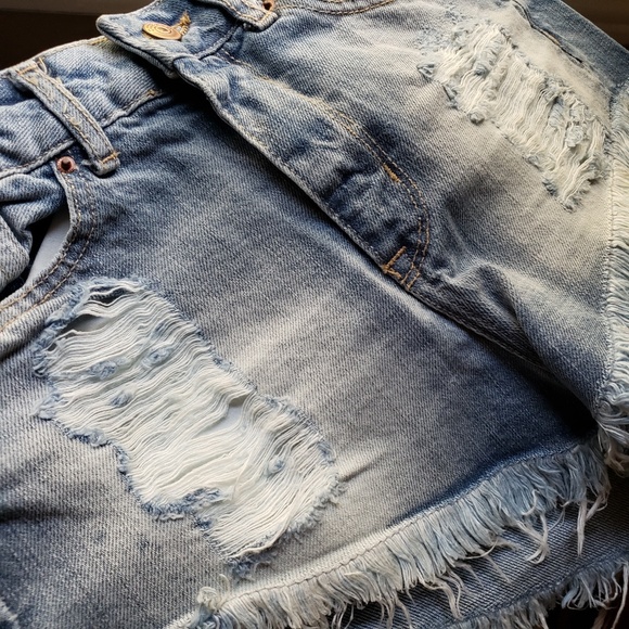 NWOT H&M Divided Distressed High Waisted Shorts - Picture 8 of 8